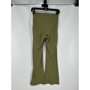 Lululemon Groove Super High Rise Flared Pant Nulu Bronze
Green Flare W5DKNS Sz 6